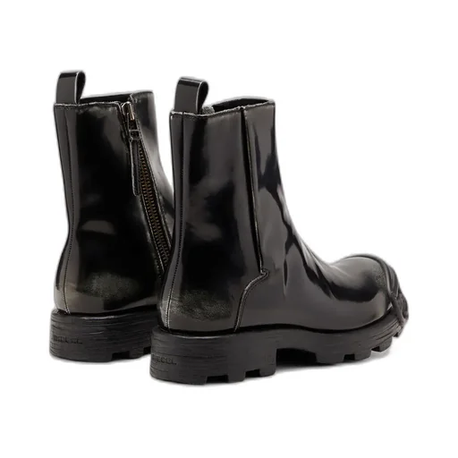 Zip-Detail Oval-Plaque Boots