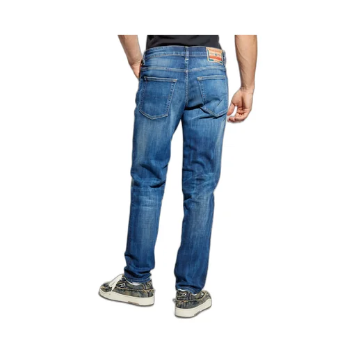 D-Finitive Straight Leg Distressed Jeans