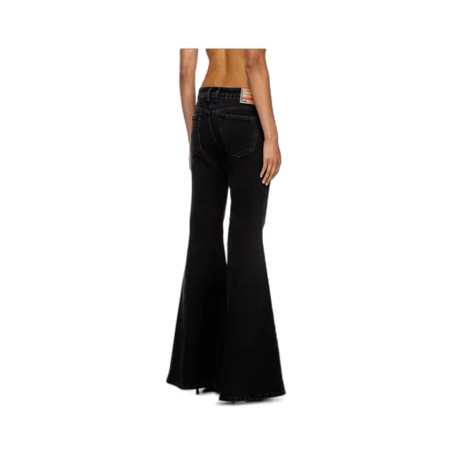 Flared Jeans