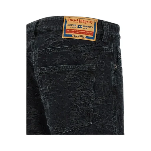Destroyed-Effect Jeans