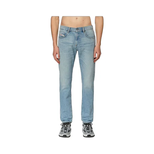 Belt-Loop Jeans