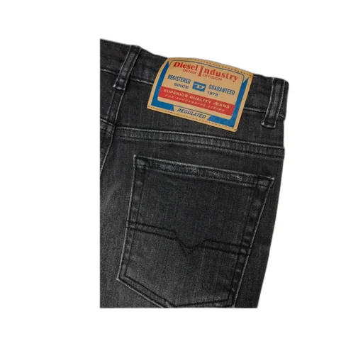 D-Maki-J Distressed Jeans