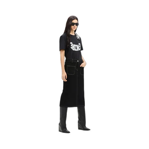 Short-Sleeved T-Shirt