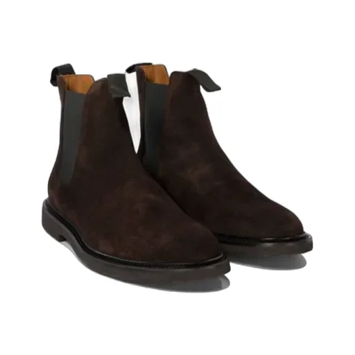 Round Toe Chelsea Boots
