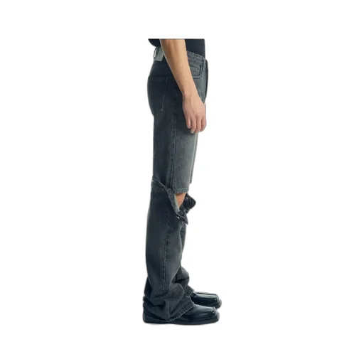 Knee-Opening Jeans
