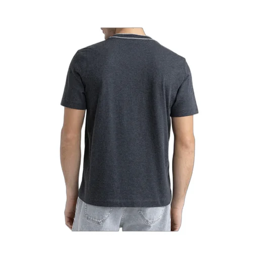 Contrasting-Collar T-Shirt