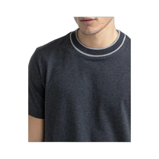Contrasting-Collar T-Shirt