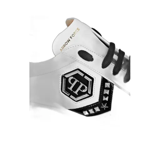 Round-Head Sneakers