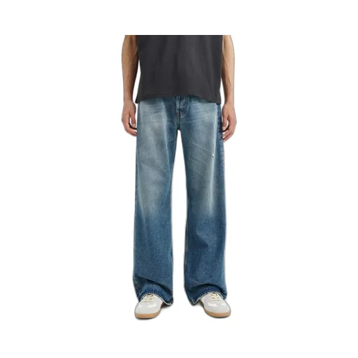 2021M Straight-Leg Loose-Fit Jeans