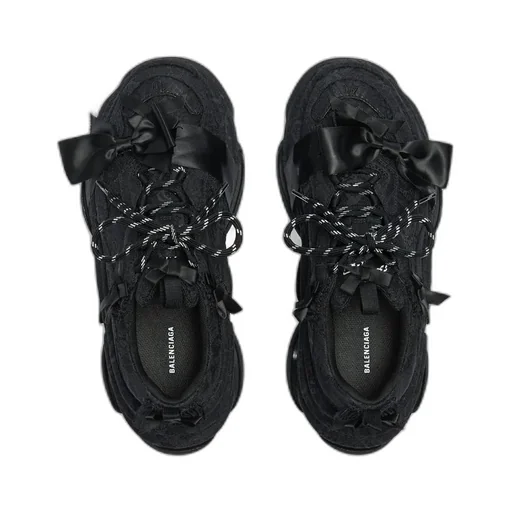 Triple S Lace Sneaker
