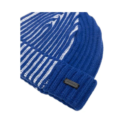 A Flanged Hat