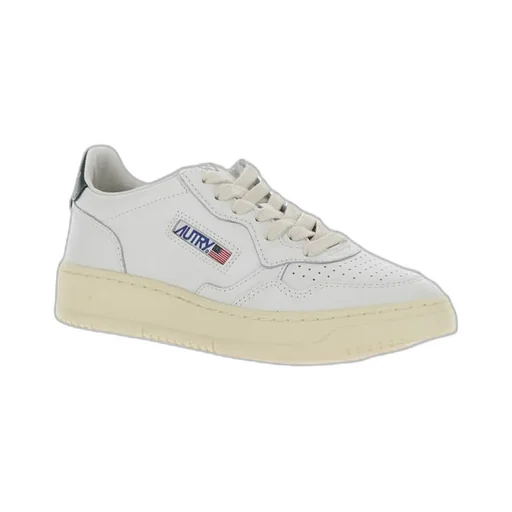 Medalist Low-Top Sneakers
