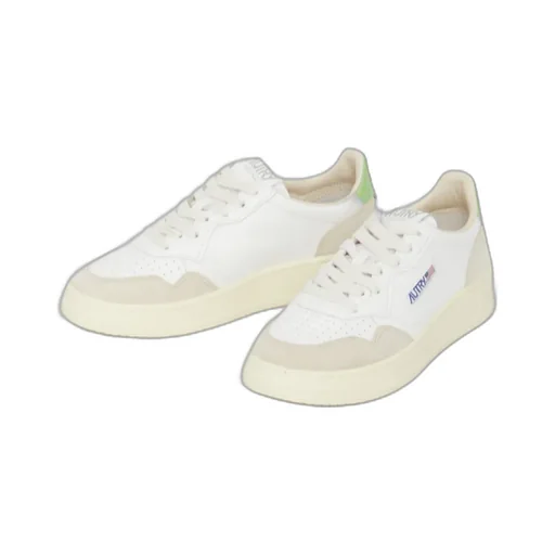Medalist Low-Top Sneakers