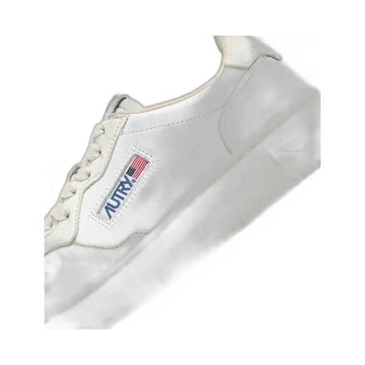 Medalist Low-Top Sneakers