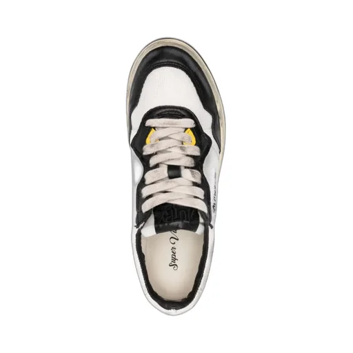 Medalist Low-Top Sneakers