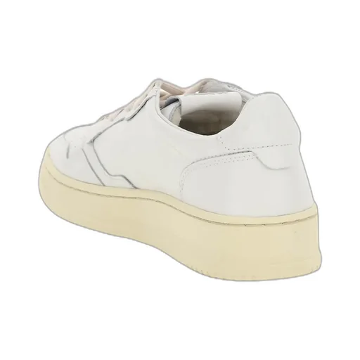 Low-Top Sports Shoes