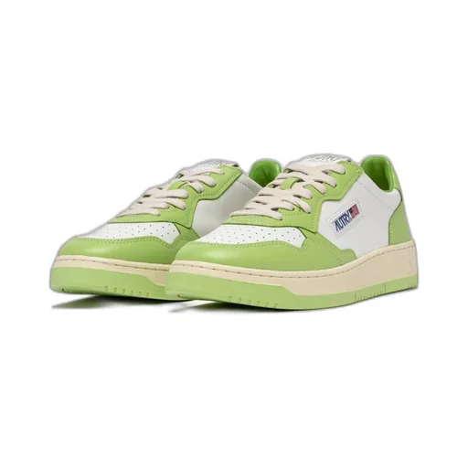 Medalist Low-Top Seakers