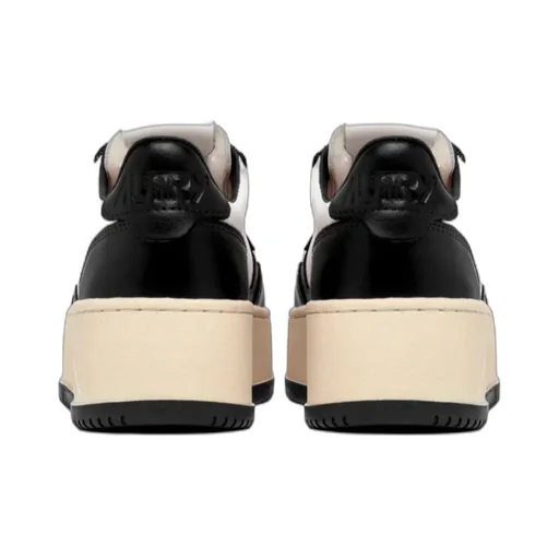 Medalis Platform Sneakers