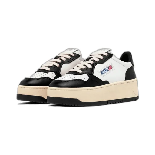 Medalis Platform Sneakers