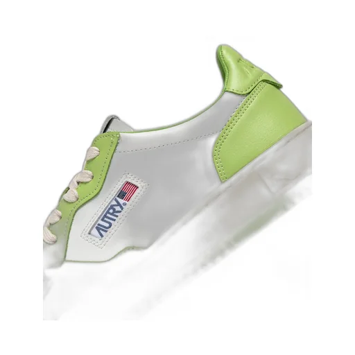 Medalist Low-Top Seakers