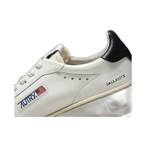 Dallas Low-Top Sneakers