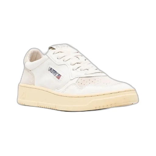Medalist Low-Top Sneakers
