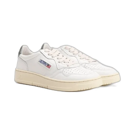 01 Round Toe Lace-Up Sneakers