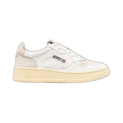 Medalist Low-Top Sneakers