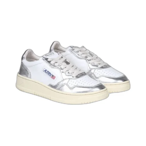 Medalist Low-Top Sneakers