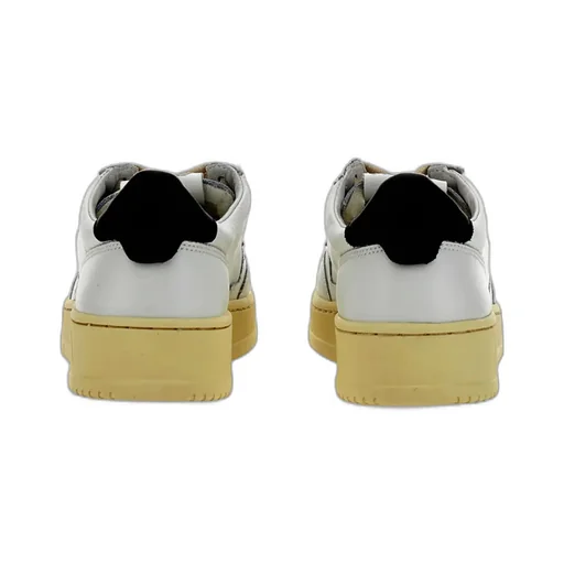 Medalist Low Sneakers