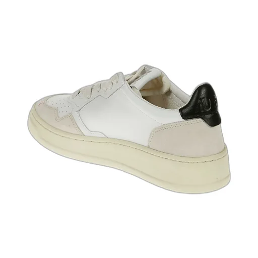 Medalist Low Sneakers