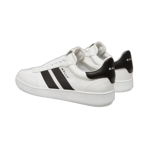 Round Toe Sneakers