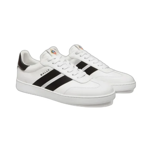 Round Toe Sneakers