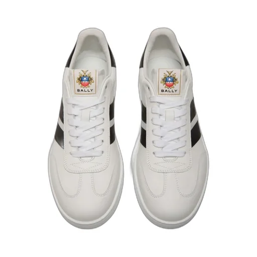 Round Toe Sneakers