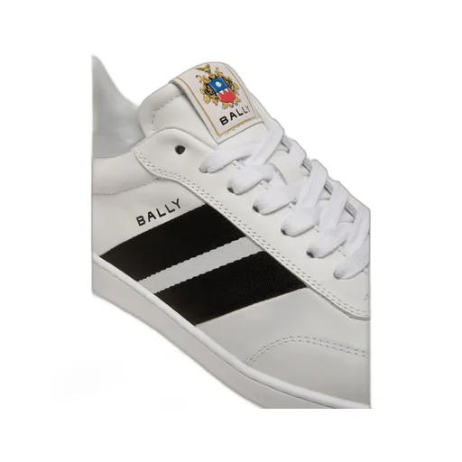 Round Toe Sneakers