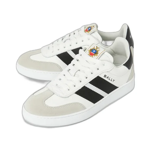 Round-Toe Casual Shoes