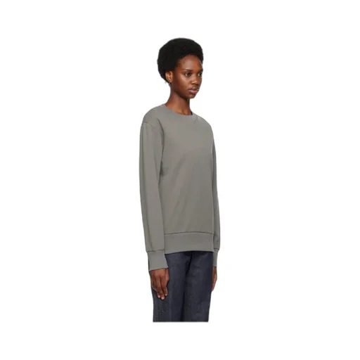 Long-Sleeved Round-Neck Sweater