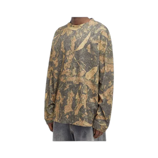 Long-Sleeved Crewneck Sweatshirt