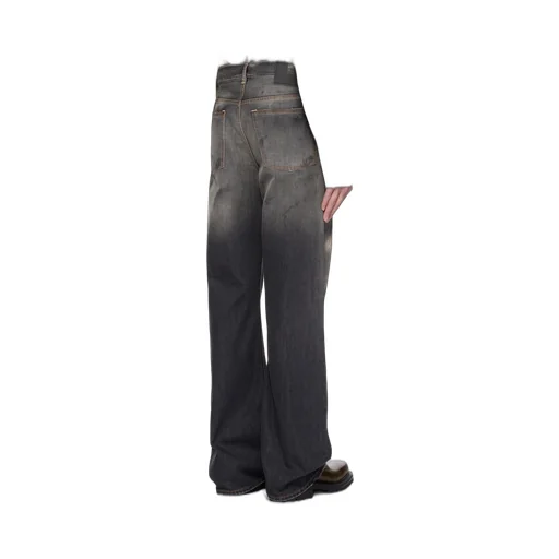 Loose-Fit Distressed Jeans