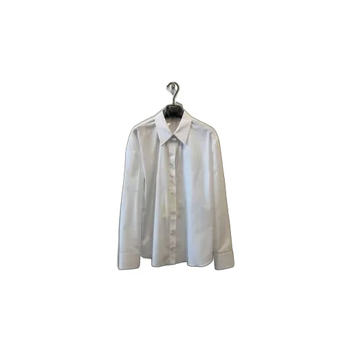 Long-Sleeved Buttoned Shirt