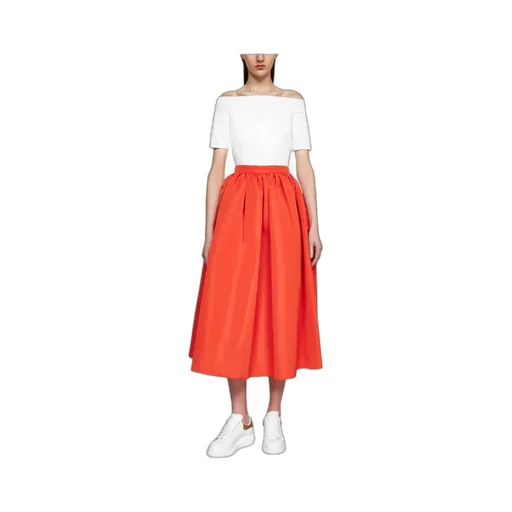 Off-Shoulder Short-Sleeved Top