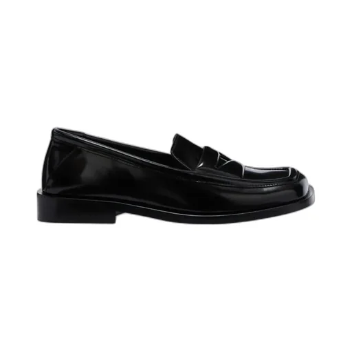 Amanda College Flat Shoes