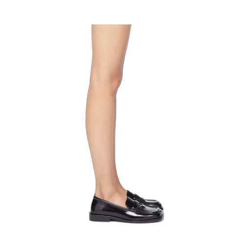 Amanda College Flat Shoes