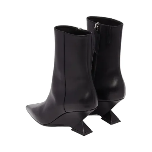 Logo Boots