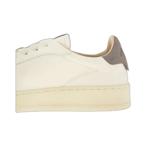 Dallas Low-Top Sneakers