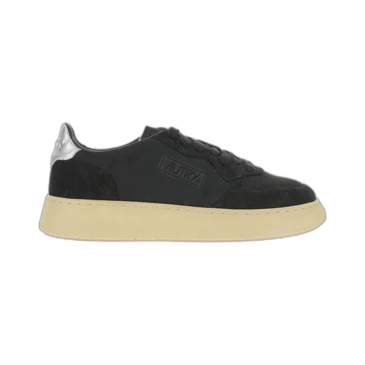 Medalist Low-Top Sneakers