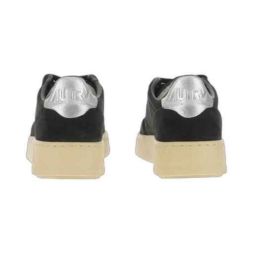 Medalist Low-Top Sneakers