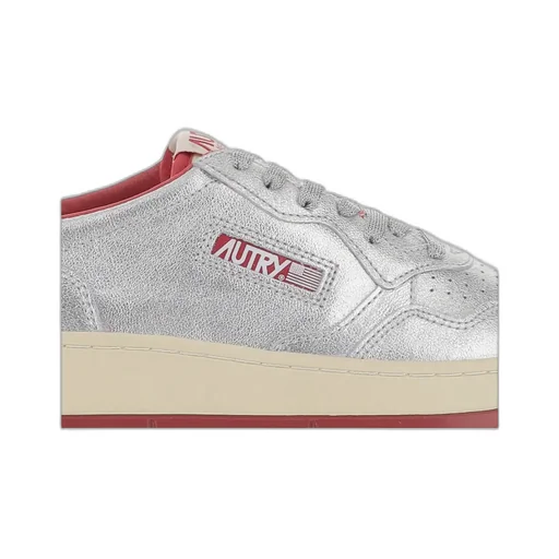 Medalist Low-Top Sneakers
