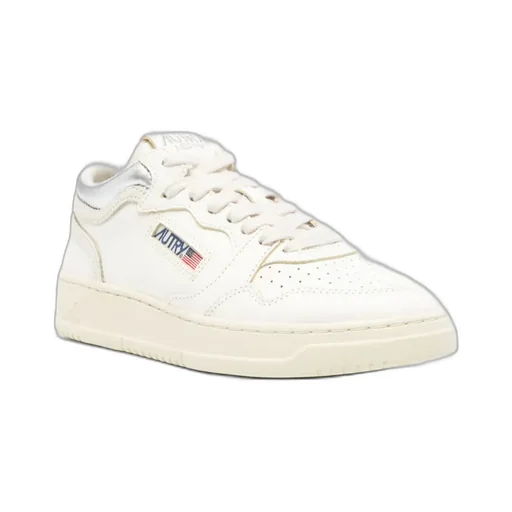 Medalist Perforated Low Sneakers