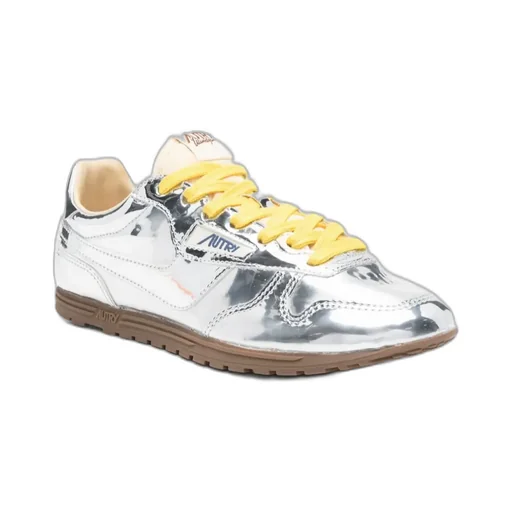 Medalist Low Lace-Up Sneakers